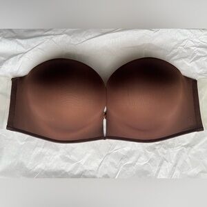 Victoria's Secret Bare Bombshell Magic Backless Strapless Push-Up Bra. Size 4.